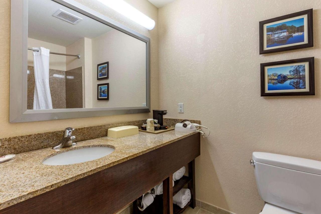 Comfort Inn Fayetteville I-95 Ngoại thất bức ảnh